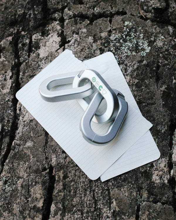 Chain paperweight